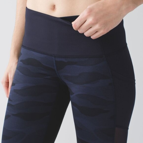 Lululemon Seek The Heat Crop Mini Coast Camo Deep Navy Black / Naval Blue - Picture 4 of 11